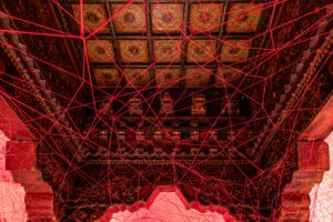 La forma dell’assenza. La grande mostra di Chiharu Shiota a Pechino